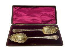 Pair of Georgian silver berry spoons (London 1819) in fitted case