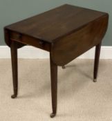 EDWARDIAN MAHOGANY PEMBROKE TABLE, with string inlay, on tapered supports, 74 (h) x 53/100 (w) x