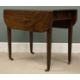 EDWARDIAN MAHOGANY PEMBROKE TABLE, with string inlay, on tapered supports, 74 (h) x 53/100 (w) x - Image 4 of 4