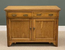 EARLY 20TH CENTURY LIGHT OAK SIDEBOARD, two drawers over two base drawers, 89 (h) x 122 (w) x