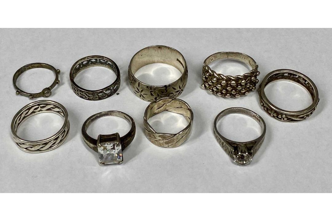 ASSORTED SILVER JEWELLERY, including rings, pendants, chains, bangle, etc., approx. 80gms gross - Image 3 of 7