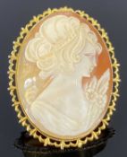 LARGE 9CT GOLD OVAL CAMEO PORTRAIT BROOCH, in 9ct gold mount, with safety chain, 55 x 45mms, 16.6gms