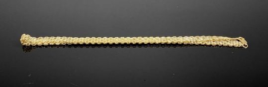 9CT GOLD WOVEN LINK NECKLACE, 42cms (l), 12.4gms Provenance: deceased estate Gwynedd