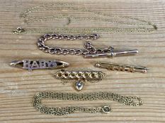 ASSORTED 9CT GOLD JEWELLERY, comprising knot brooch with heart shaped drop and safety chain,