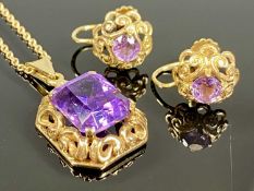 CUSHION CUT AMETHYST PENDANT in yellow metal mount, 18 x 15mms, on fine 9ct gold necklace, 41cms (