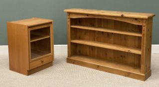 A GOOD PINE OPEN BOOKCASE having adjustable shelves, 89 (h) x 138 (w) x 29cms (d), and a mid-century