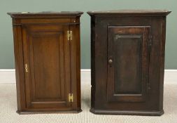 TWO SIMILAR ANTIQUE OAK WALL HANDING CORNER CUPBOARDS, 93 (h) x 73 (w) x 39cms (d) and 92 (h) x