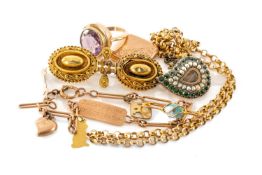 GROUP OF JEWELLERY comprising 9ct gold circle link chain, 9ct gold I.D. bracelet with charms