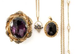 ASSORTED JEWELLERY comprising 9ct gold circle link chain, 9k gold diamond chip and sapphire