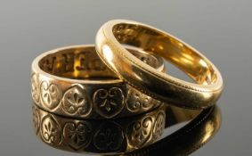 18CT GOLD WEDDING BAND, 4.2gms, together with 9ct gold engraved wedding band, 2.9gms (2)