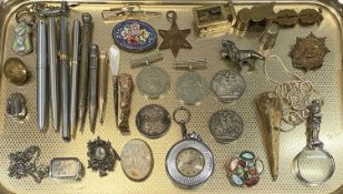 ASSORTED COLLECTABLES, including silver propelling pencil, rolled gold propelling pencil, two