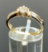 9CT BI-COLOUR GOLD SOLITAIRE DIAMOND RING, size O, 3.1gms Provenance: private collection Ynys Môn