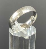 PLATINUM WEDDING BAND, 5mms (w), size T-U, 6gms