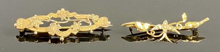 9CT GOLD SWALLOW BAR BROOCH, set with seed pearls, 40mms (l), and another 9ct gold openwork leaf