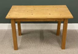 MODERN PINE KITCHEN TABLE, 74 (h) x 121 (w) x 68cms (d)
