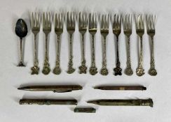 ASSORTED SILVER / WHITE METAL COLLECTABLES, including pastry forks, propelling pencils, teaspoon