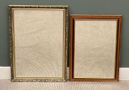 OFFERED WITH LOT 21 - GILT FRAMED BEVELLED EDGE WALL MIRROR, 100 (h) x 70 (w) x 4cms (d) and a
