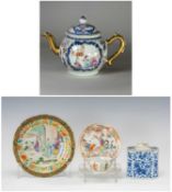 GROUP CHINESE EXPORT PORCELAIN, 18th/19th C., comprising teapot and cover, Qianlong; blue and