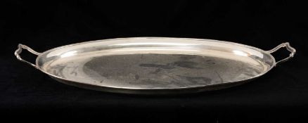 GEORGE V SILVER TEA TRAY, Goldsmiths & Silversmiths Co., London 1924, narrow egg & dart border and