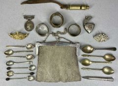 GROUP OF SILVER / WHITE METAL COLLECTABLES, including mesh purse dated 1919, heart-shaped vesta