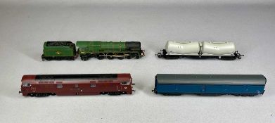 SCALE MODEL RAILWAYS, Dapol Class 52 Western Dragoon BR Maroon, boxed; Duke of Gloucester locomotive