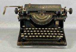 VINTAGE WOODSTOCK CHICAGO TYPEWRITER Provenance: private collection Ynys Môn