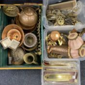 ASSORTED COPPER & BRASSWARE, including kettle, jardinieres, horse brasses, door fittings, etc.