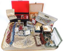 ASSORTMENT OF MIXED COSTUME JEWELLERY, including decorative paste, Victorian silver brooch with gold
