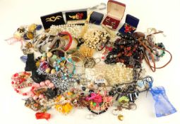 ASSORTMENT OF COSTUME JEWELLERY Provenance: private collection Cheshire