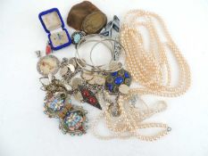 SMALL AMOUNT OF DECORATIVE COSTUME JEWELLERY including enamelled brass filigree buckle, simulated