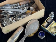 ASSORTED SILVER ITEMS including pair of boxed napkin rings with engine turned decoration, circular