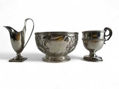 SILVER COLLECTABLES GROUP, Edward VII silver cream jug with loop handle and square base, Chester