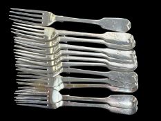 SET OT TWELVE VICTORIAN SILVER FIDDLE PATTERN DESSERT FORKS, by George Adams, London 1857, 560g