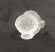 VINTAGE LALIQUE CRISTAL, PARIS, FROSTED GLASS PUFFER FISH, etched signature 'Lalique, France', 4.5cm