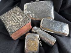 SILVER / WHITE METAL COLLECTABLES, Edward VII cylindrical scent bottle with hinged cover, Chester