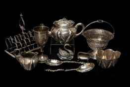 ASSORTED ANTIQUE & LATER TABLE SIVER & ELECTROPLATE, including pair of silver fruit serving