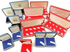 NUMBER OF SOVEREIGN & HALF-SOVEREIGN COIN CASES Provenance: private collection Cheshire