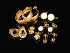 ASSORTED EARRINGS, including 18ct gold diamond ear studs, with butterfly posts, gross weight 2.2g;