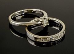 DIAMOND SOLITAIRE RING set with princess cut diamond of approx. 0.33ct on an 18ct white gold ring,