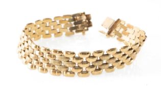9CT GOLD RICE LINK BRACELET, made with five rows on textured and polished links, stamped 375, appr