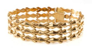 18K GOLD ITALIAN FANCY LINK BRACELET, 18.7cms, 25.8g Provenance: private collection Swansea.