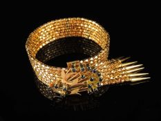 YELLOW GOLD MESH BRACELET with a fan-shaped clasp, set with round-cut sapphires, 2cms (w) x 23cms (
