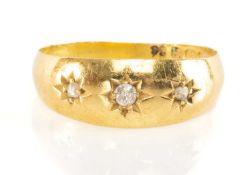 18CT GOLD THREE STONE 'GYPSY' SET DIAMOND RING, ring size N 1/2, 2.5g Provenance: deceased estate