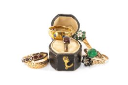 ASSORTED GOLD & GEM SET RINGS, including, early 19th C. yellow metal & single stone garnet ring,