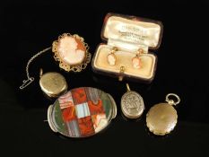 SCOTTISH AGATES OVAL BROOCH, unmarked, 53 x 38mms,Victorian unmarked yellow metal double-opening