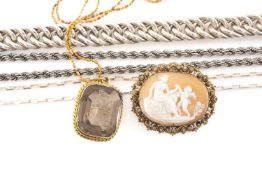 ASSORTED SILVER & GOLD JEWELLERY, comprising Italian chunky silver curb link necklace 44cms,