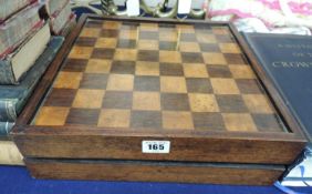VICTORIAN ROSEWOOD & MAPLE GAMES COMPENDIUM BOX, 33cms²