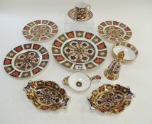 ROYAL CROWN DERBY IMARI CABINET PORCELAIN, including pair of dishes, tea strainer, plates, etc. (11)