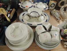 QUANTITY OF MIXED TABLEWARE