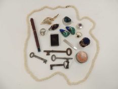 MIXED COLLECTABLES, including brooches, earrings, old keys, Mexican silver pill box, cameo ring,
